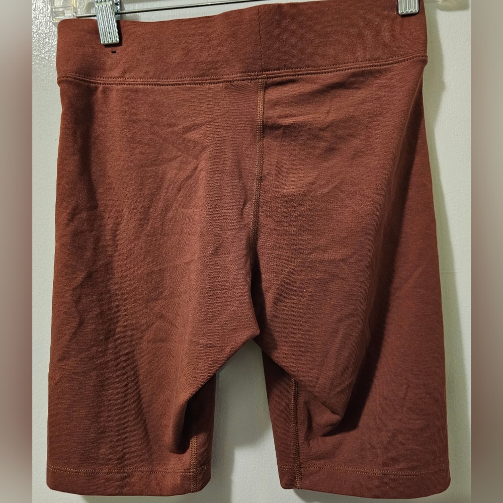 Nike Women's Sportswear Essential Bike Shorts Burgundy Sz Small cz8526-231 New - Picture 4 of 8